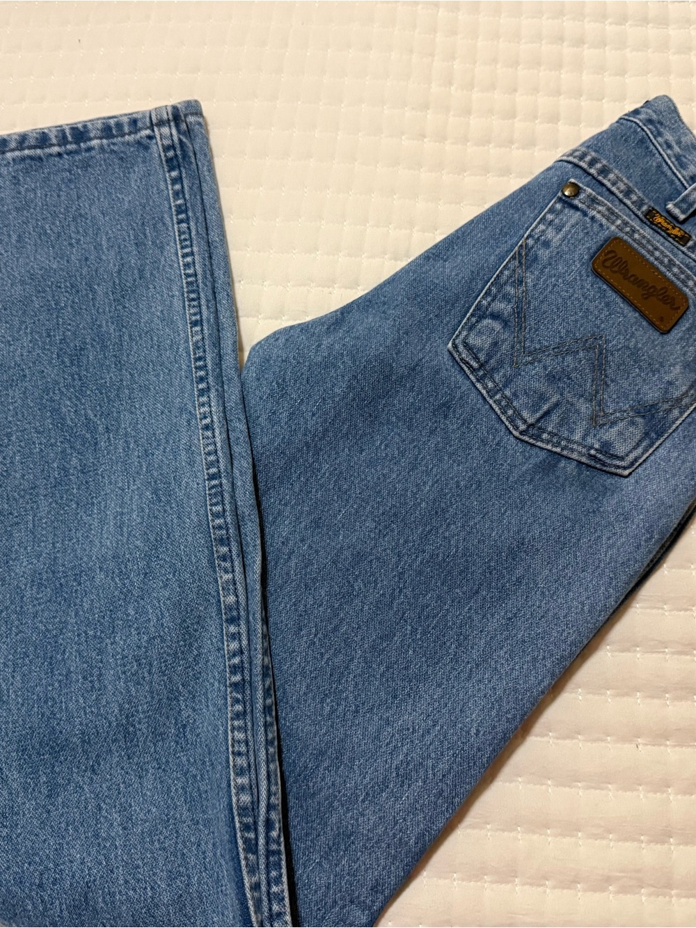 Wrangler Men's Light Blue Classic Fit Jeans